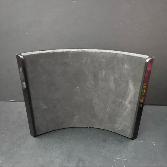 Black curved photo frame with pigs design - Picture 4 of 5